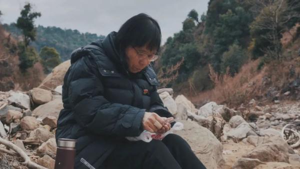 张桂梅：做一个“种信仰”的人
