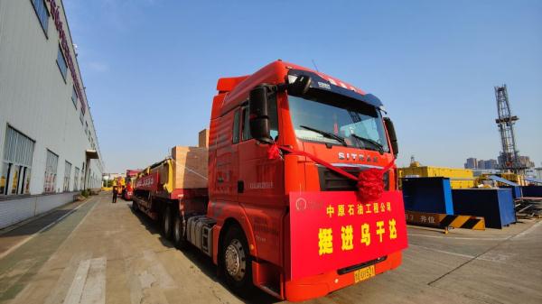 “中国造”超静音智能钻机起运发往非洲