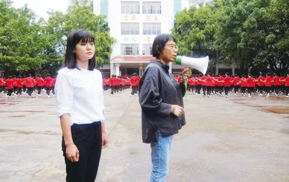 张桂梅：做一个“种信仰”的人