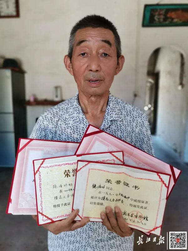 武汉673年古桥藏身这里，他们一家在守护