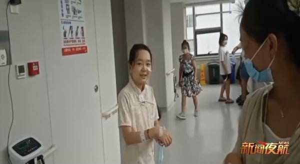靠注射器吃饭的佳木斯13岁女孩伊伊迎来第一次手术......