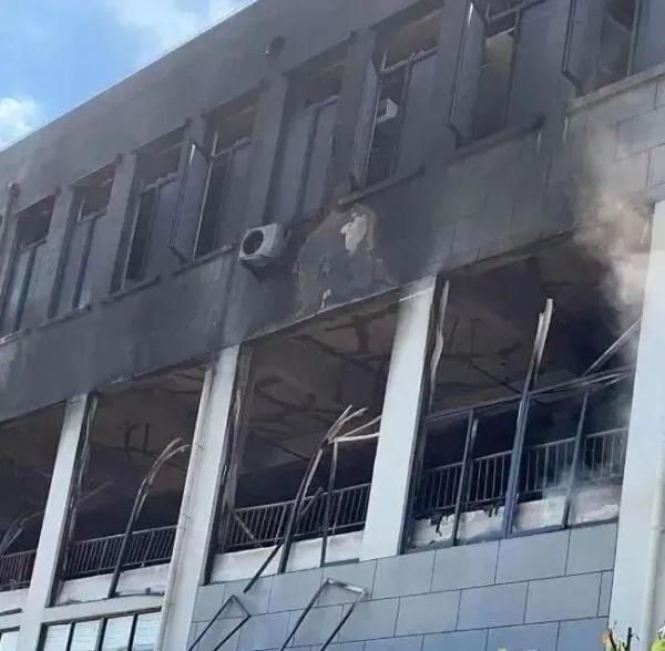 仓库刚租5天遭大火,损失270万!创业小伙儿直言:很绝望…… 仓库刚租5天遭大火,损失270万!创业小伙儿直言:很绝望……