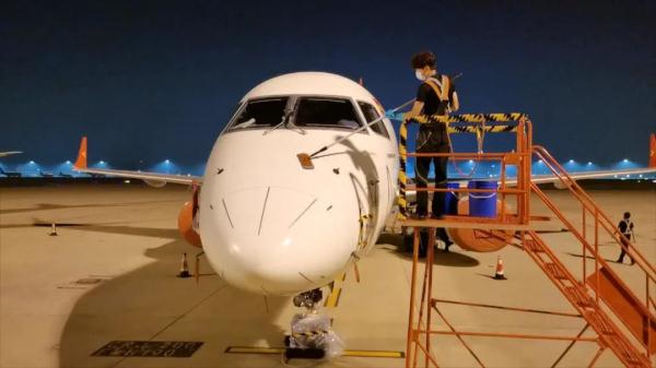 洗一架飞机多少钱? 洗一架飞机多少钱?