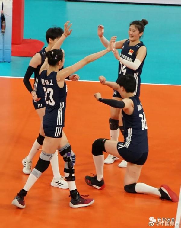 中国女排亚洲两连胜！20岁小将周页彤成头号功臣