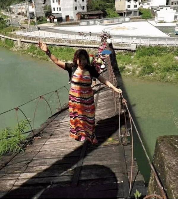皮了半小时！大妈又被骂了