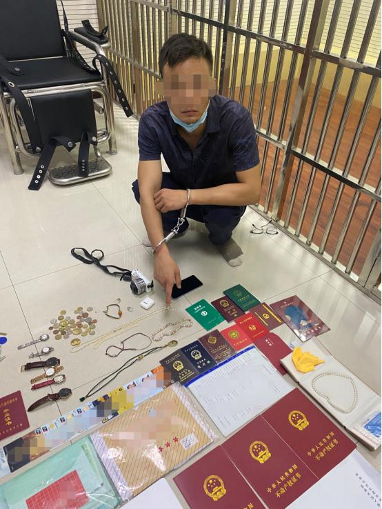 这是一条真实的短信：“如若报警 将收到无穷尽的报复”