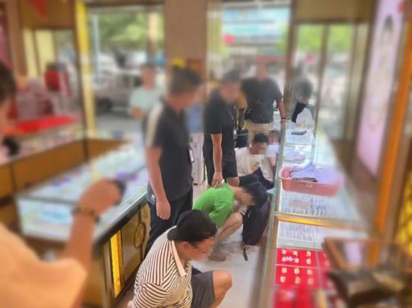 涉案金额130余万元!桂林警方破获“黄金大案” 涉案金额130余万元!桂林警方破获“黄金大案”