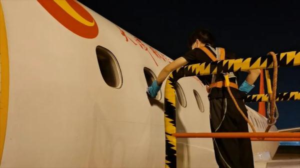 洗一架飞机多少钱? 洗一架飞机多少钱?