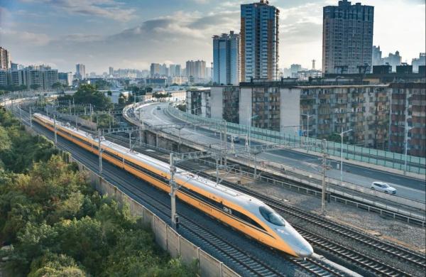 “黄医生”首次试跑南崇铁路 距离开通更近啦！