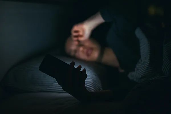 经常熬夜会变胖？是时候知道真相了！