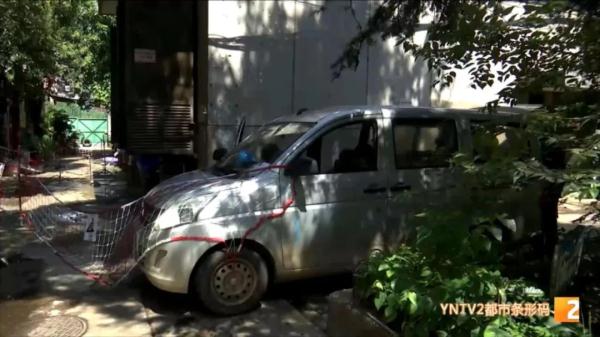 配电房发出巨响，还伴随阵阵青烟，昆明一小区13栋楼突然停电！