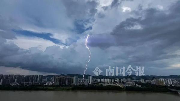台风强势登陆，最大风力12级！柳州将迎狂风骤雨，这些列车停运！
