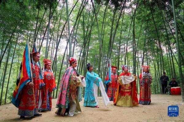 浙江松阳：传统与艺术融合 古村落重焕生机