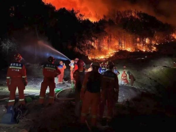 重庆森林火灾扑救有多难?什么是“以火灭火”? 重庆森林火灾扑救有多难?什么是“以火灭火”?