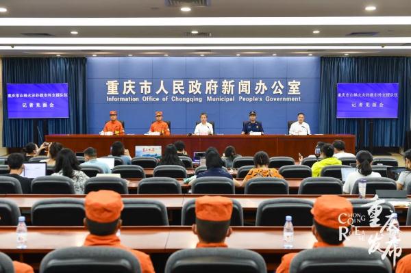 “以火攻火”！云南森林消防增援重庆阻击山火的10个瞬间让人泪目