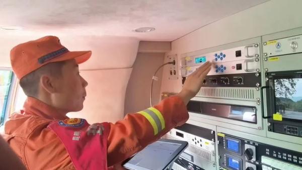 “以火攻火”！云南森林消防增援重庆阻击山火的10个瞬间让人泪目