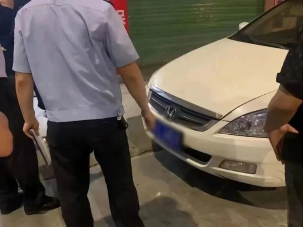 驾车致人受伤，将伤者送医院后离开，构成逃逸吗？