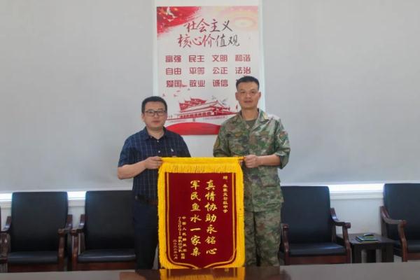 驻训官兵撤离学校后，留下的“礼物”亮了……