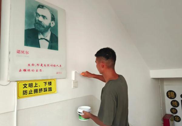 驻训官兵撤离学校后，留下的“礼物”亮了……