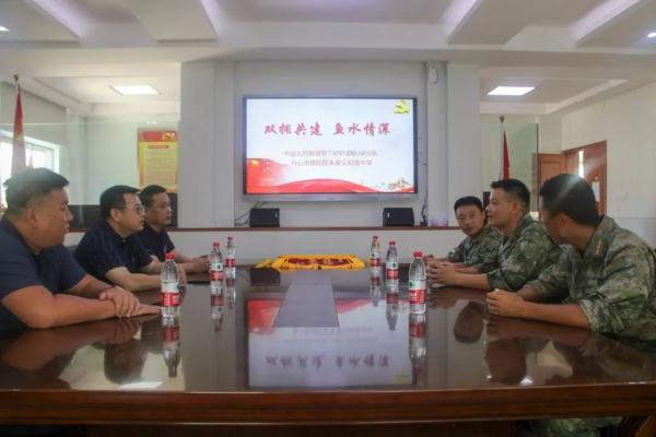 驻训官兵撤离学校后，留下的“礼物”亮了……