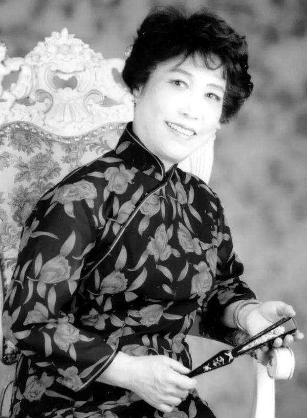 著名弹词表演艺术家江文兰逝世，她被誉为评弹“超级女下手”