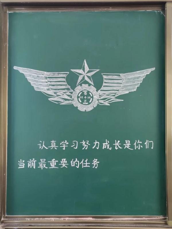 驻训官兵撤离学校后，留下的“礼物”亮了……