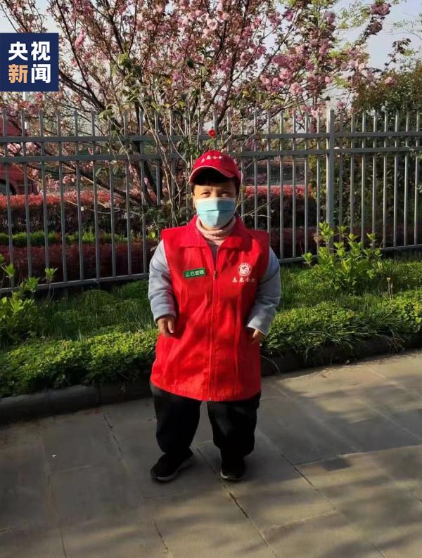 “袖珍妈妈”摆摊卖气球,做了这件大事! “袖珍妈妈”摆摊卖气球,做了这件大事!