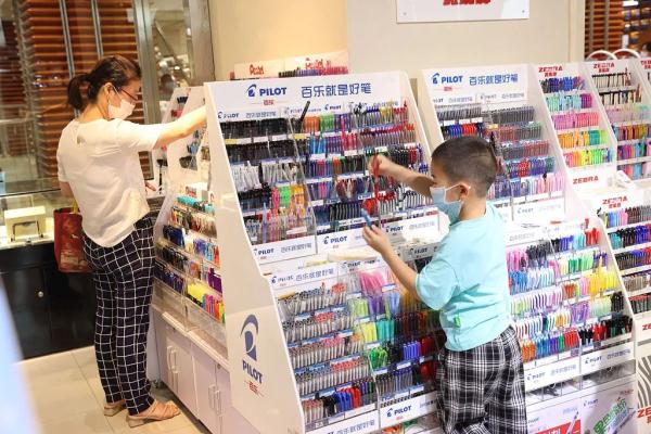 价格标签“失踪”、商品混放……“文具刺客”来了 价格标签“失踪”、商品混放……“文具刺客”来了