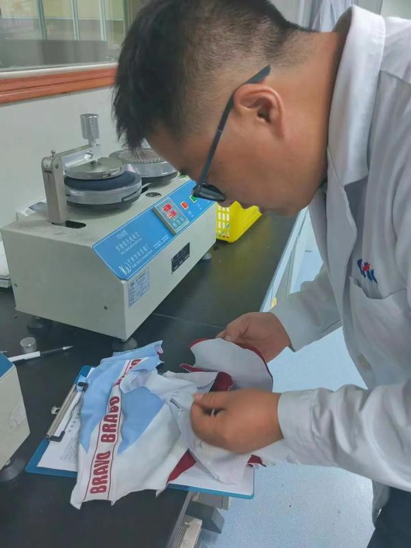 38批次校服比较试验，线上样品不合格超7成