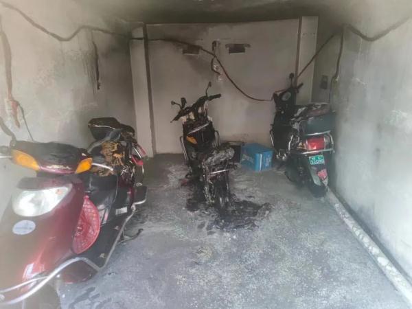 一居民自建房电动车起火再敲警钟！济宁消防发布安全提示