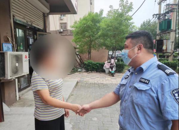 “再晚几秒就危险了” 河北一辅警一口气冲上三楼……