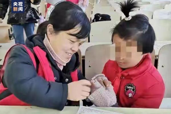 “袖珍妈妈”摆摊卖气球,做了这件大事! “袖珍妈妈”摆摊卖气球,做了这件大事!