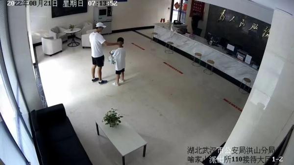 到派出所睡觉多少钱？8岁男孩随口问出答案