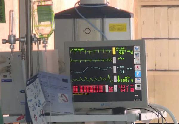 母女吃完自制的老坛酸菜,双双被送进ICU 母女吃完自制的老坛酸菜,双双被送进ICU