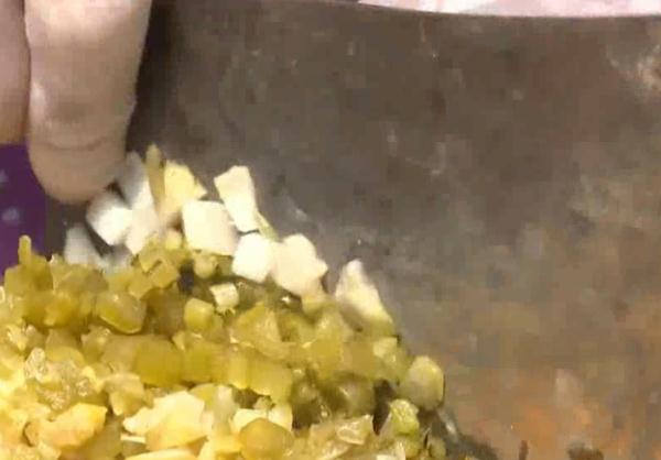 母女吃完自制的老坛酸菜,双双被送进ICU 母女吃完自制的老坛酸菜,双双被送进ICU