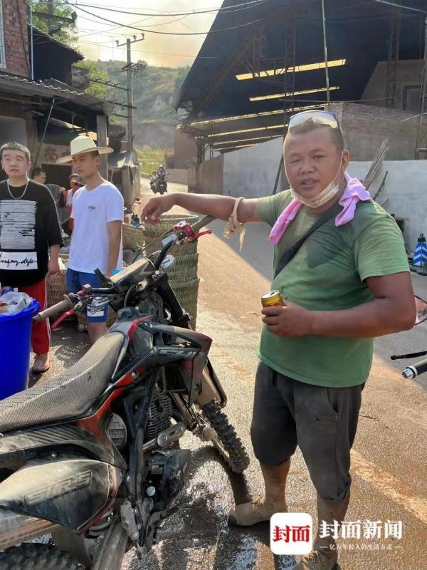 逆火而行的骑士：爱重庆，就赴汤蹈火