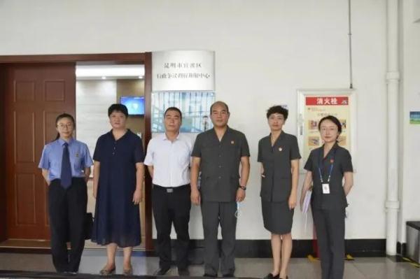 出售1支过期红霉素软膏被罚4万元,昆明一药业公司不服打官司 出售1支过期红霉素软膏被罚4万元,昆明一药业公司不服打官司