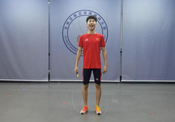 太能跳了！17岁小伙儿打破尘封35年世界纪录