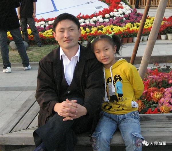女承父业！女儿和爸爸，成了战友！