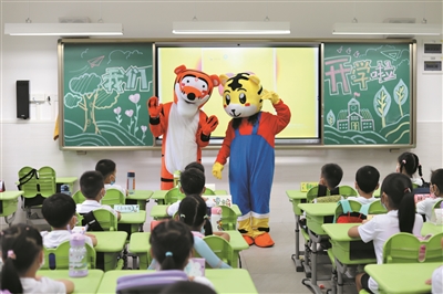 一年级“小萌新”今日开学啦