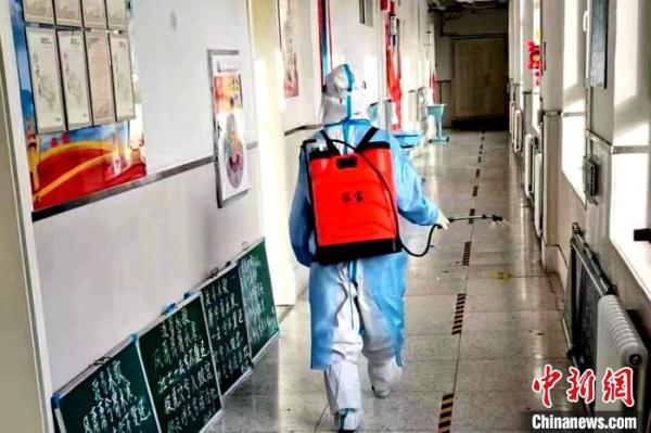 西宁疫情下的开学第一天：“线上开学线下努力”