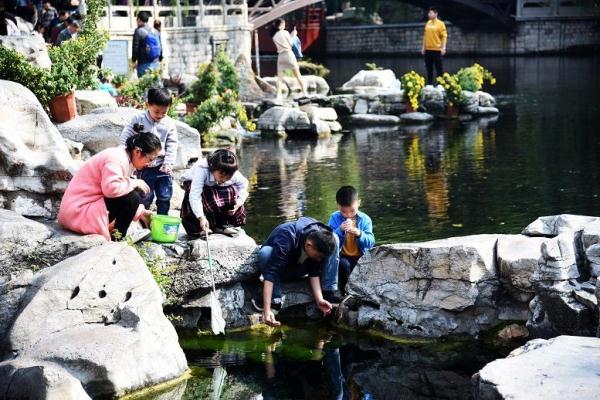 济南：水润诗意护泉脉
