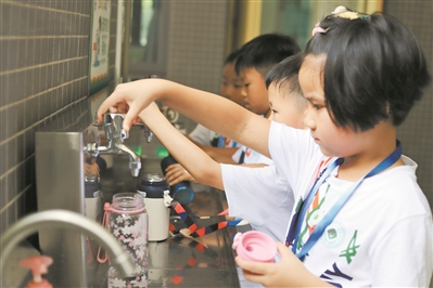 一年级“小萌新”今日开学啦