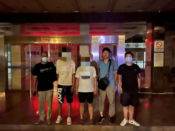 跟“大师”学炒股100万变400万，直到无法提现他才醒悟……