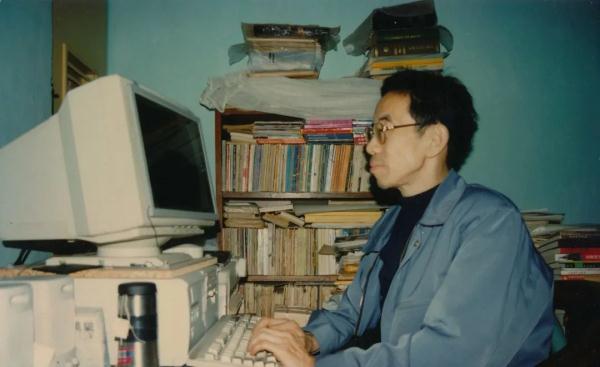 让中国人会唱《莫斯科郊外的晚上》的他，走了