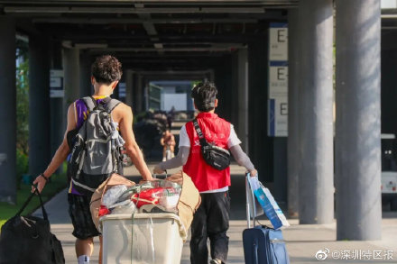 深圳技术大学2022级新生刷脸即可报到