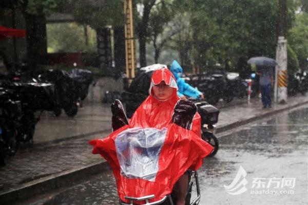 “轩岚诺”正越过上海同纬度，最近300公里！早高峰泡汤，网友：不懂事