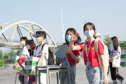 深圳技术大学2022级新生刷脸即可报到