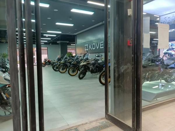 在郑州深夜遇到摩托车“炸街”，该咋办？