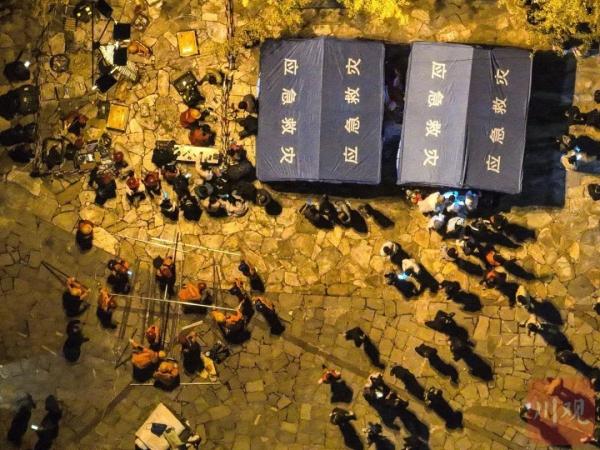 痛心!四川泸定6.8级地震已造成46人遇难。成都高楼被震歪?官方回应→ 痛心!四川泸定6.8级地震已造成46人遇难。成都高楼被震歪?官方回应→